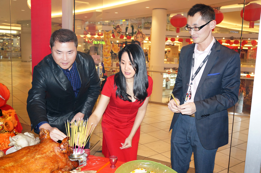 CNY Pig Cutting 加拿大中文電台初五開年6420
