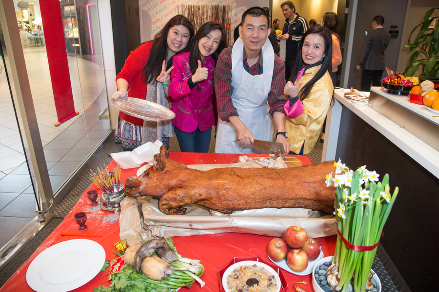 CNY Pig Cutting 加拿大中文電台初五開年6444