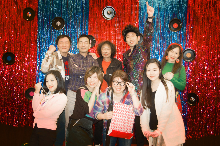 聖誕派對 DJ 靠復古搏出位7107