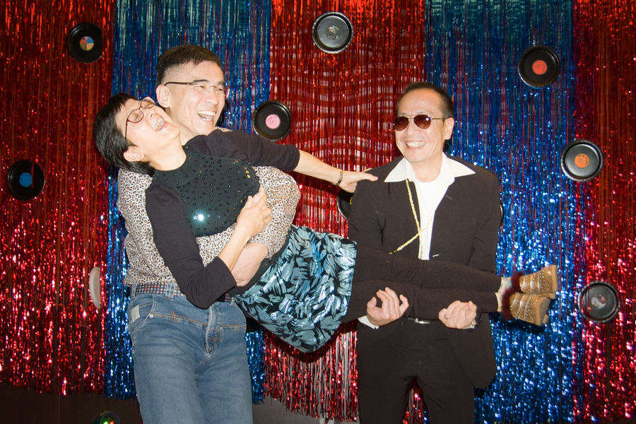 聖誕派對 DJ 靠復古搏出位7112