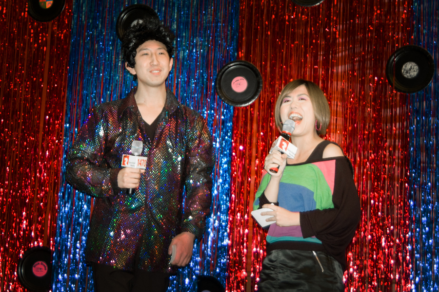 聖誕派對 DJ 靠復古搏出位7140