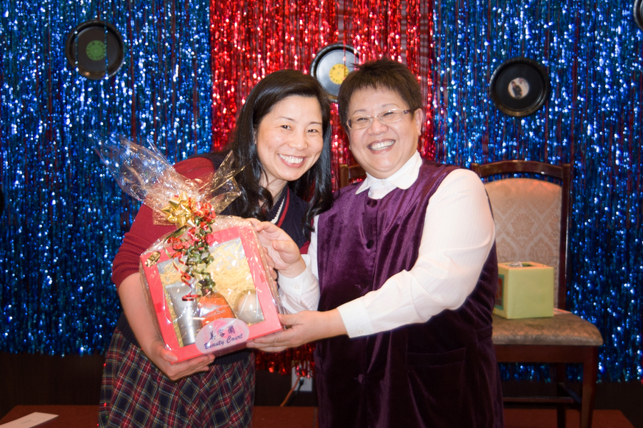 聖誕派對 DJ 靠復古搏出位7151