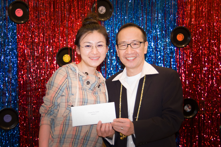 聖誕派對 DJ 靠復古搏出位7154