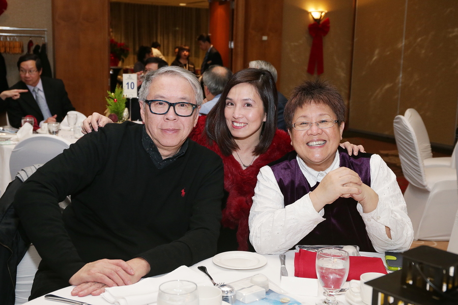 DJ 華麗轉身 盛裝出席聖誕聯歡派對7888