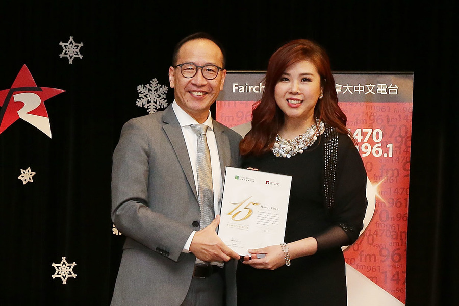 DJ 華麗轉身 盛裝出席聖誕聯歡派對7920