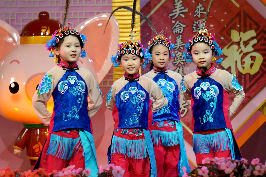 CNY Eve「豬圓玉潤賀肥年」圖片集8716