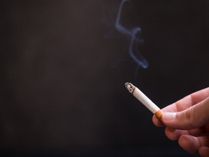 加拿大部份地區出售的香煙現時直接有健康警告字句印在每枝香煙上