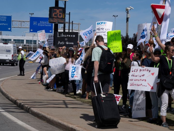 加拿大航空公司說,加拿大工業關係局宣布加航10,000名空中服務員的罷工非法着令工會領袖指示會員返回工作崗位1755547474
