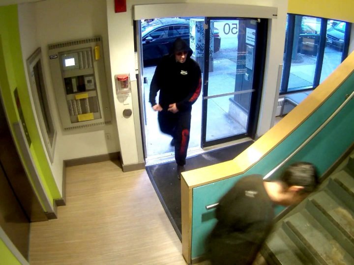 溫哥華警方公布1宗傷人案涉案男子的視像片段及截圖呼籲公眾協助辨認涉案男子的身份